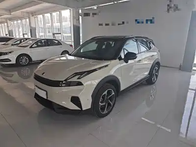 Lynk & Co 06