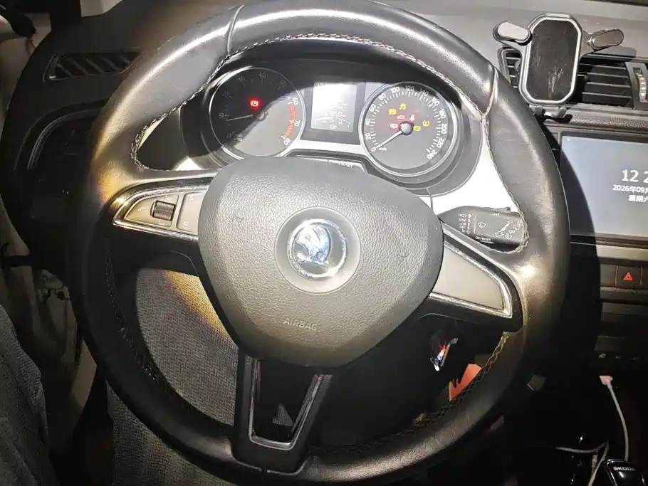 Škoda Fabia 2016 2015 1.6L Auto Smart Edition