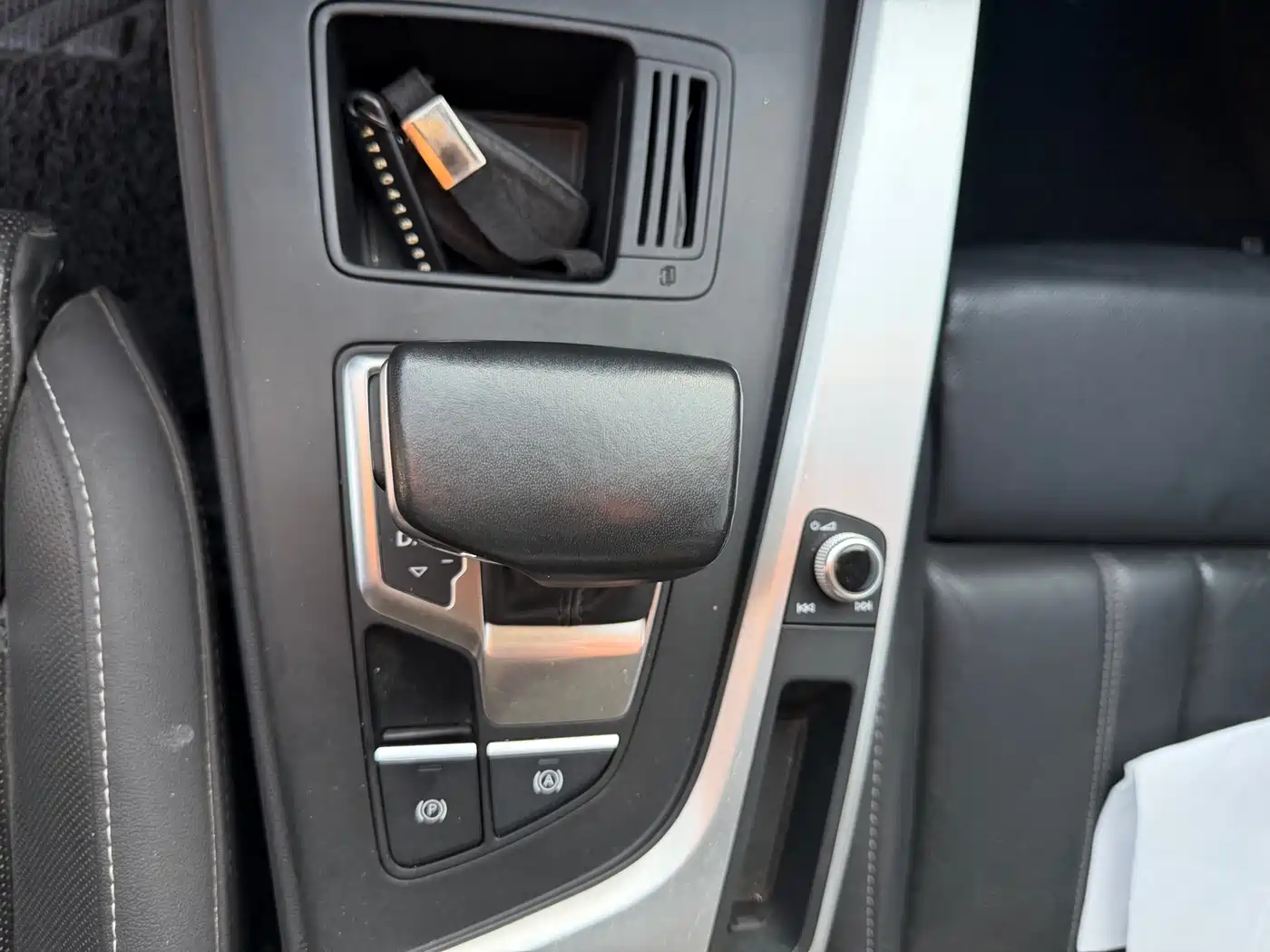 Audi A4L 2023 40 TFSI Luxury Sport фото 14