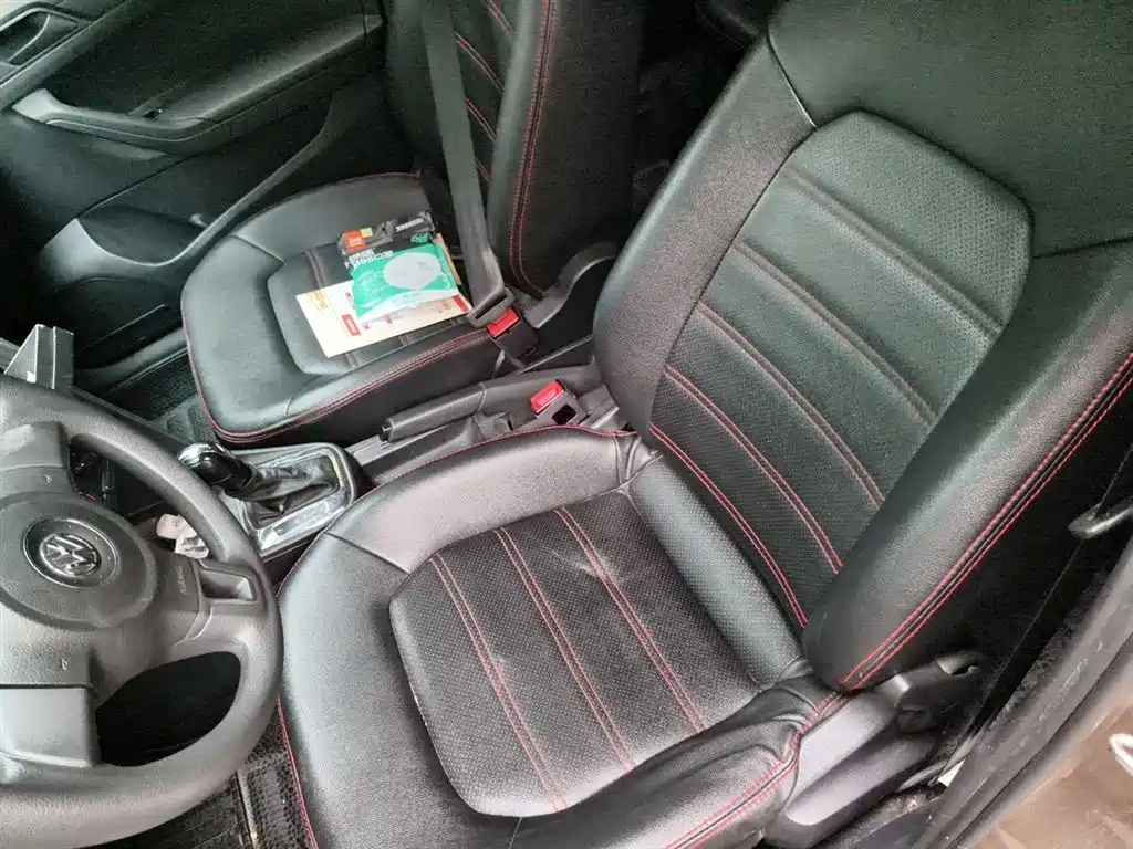 Volkswagen Jetta 2013 1.6L Automatic Fashion фото 8