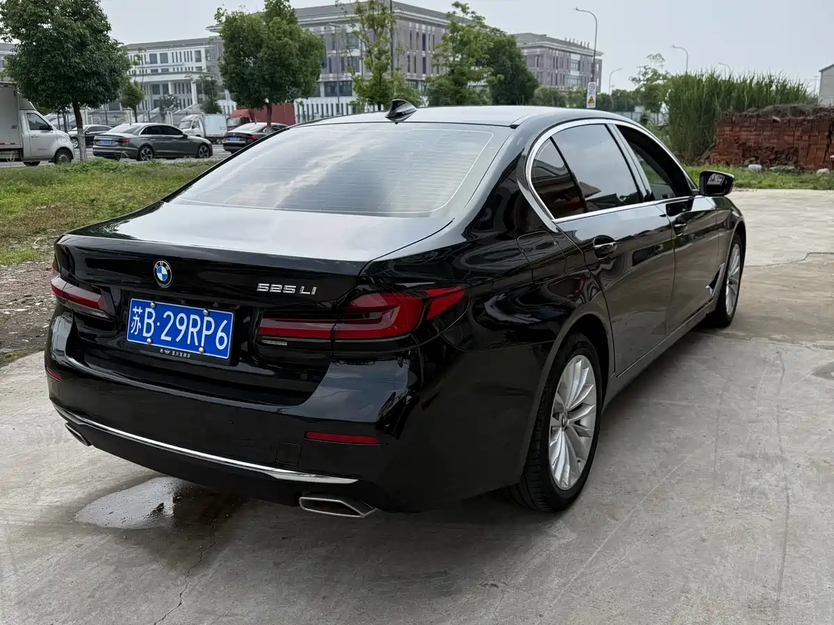 BMW 5 Series 2022 525Li M Sport Package фото 5