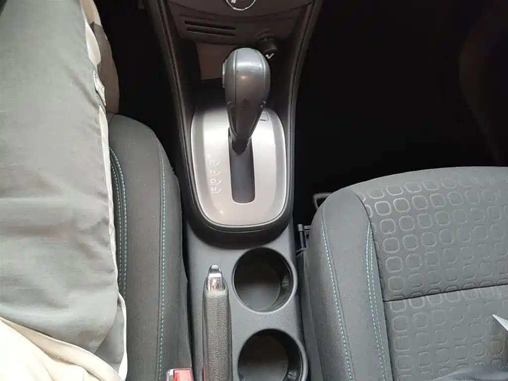 Chevrolet Trax 2016 1.4T Automatic 2WD Comfort Sunroof Edition фото 14