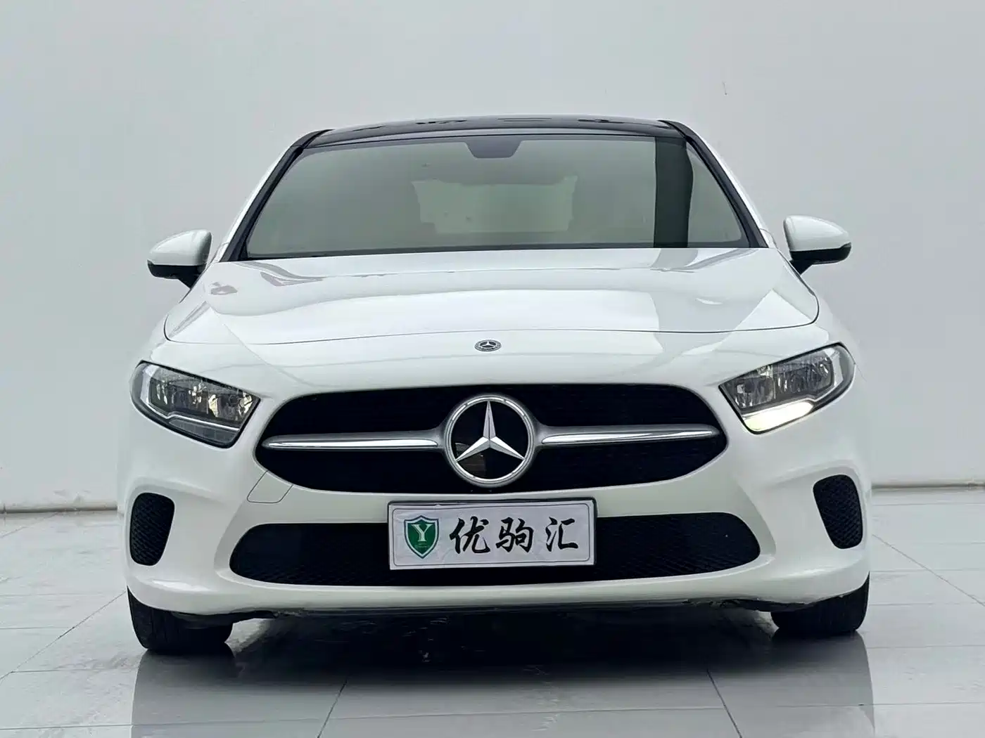 صورة 3 - Mercedes-Benz A-Class