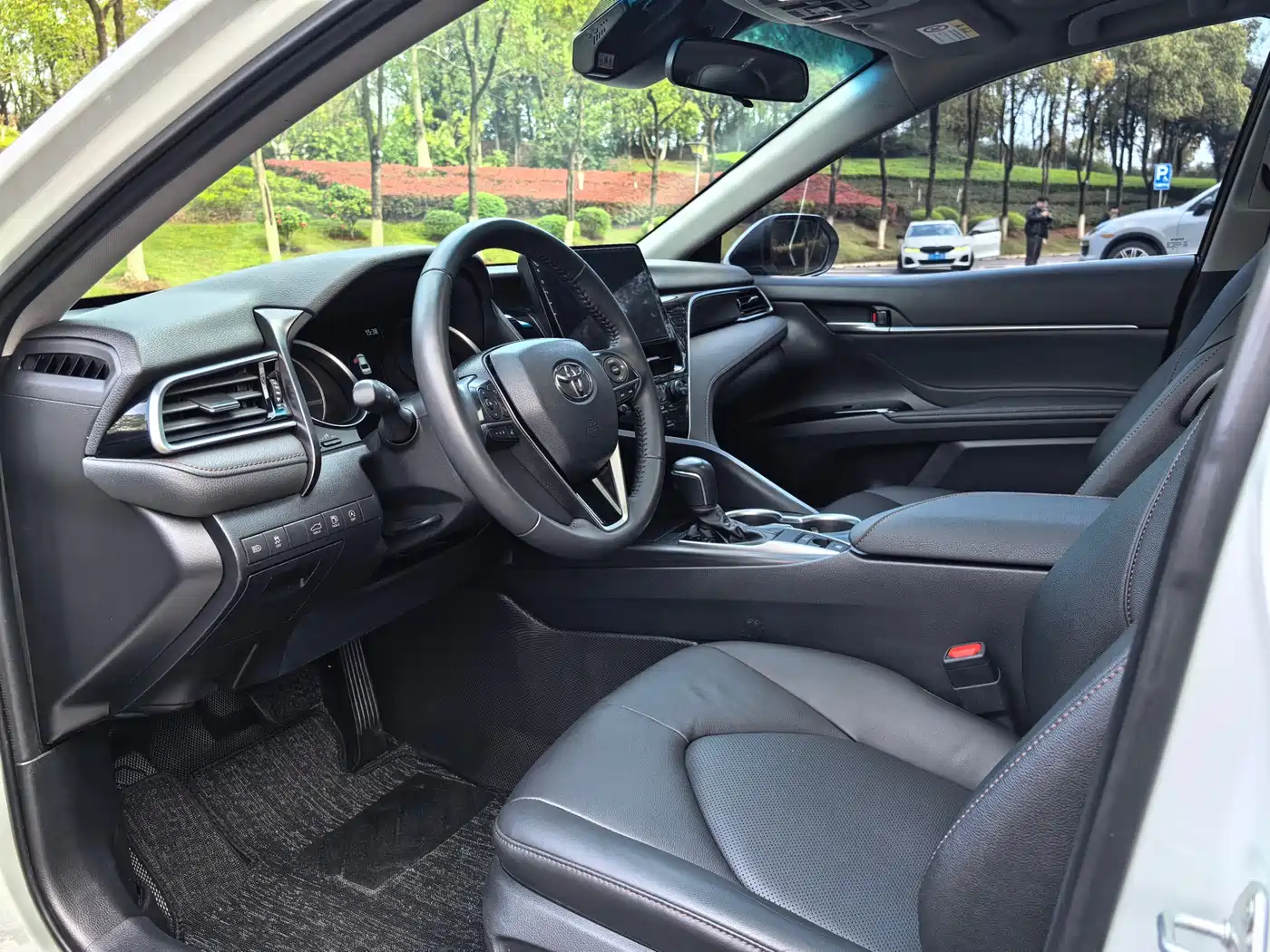 Toyota Camry 2021 2.0G Luxury Edition фото 14