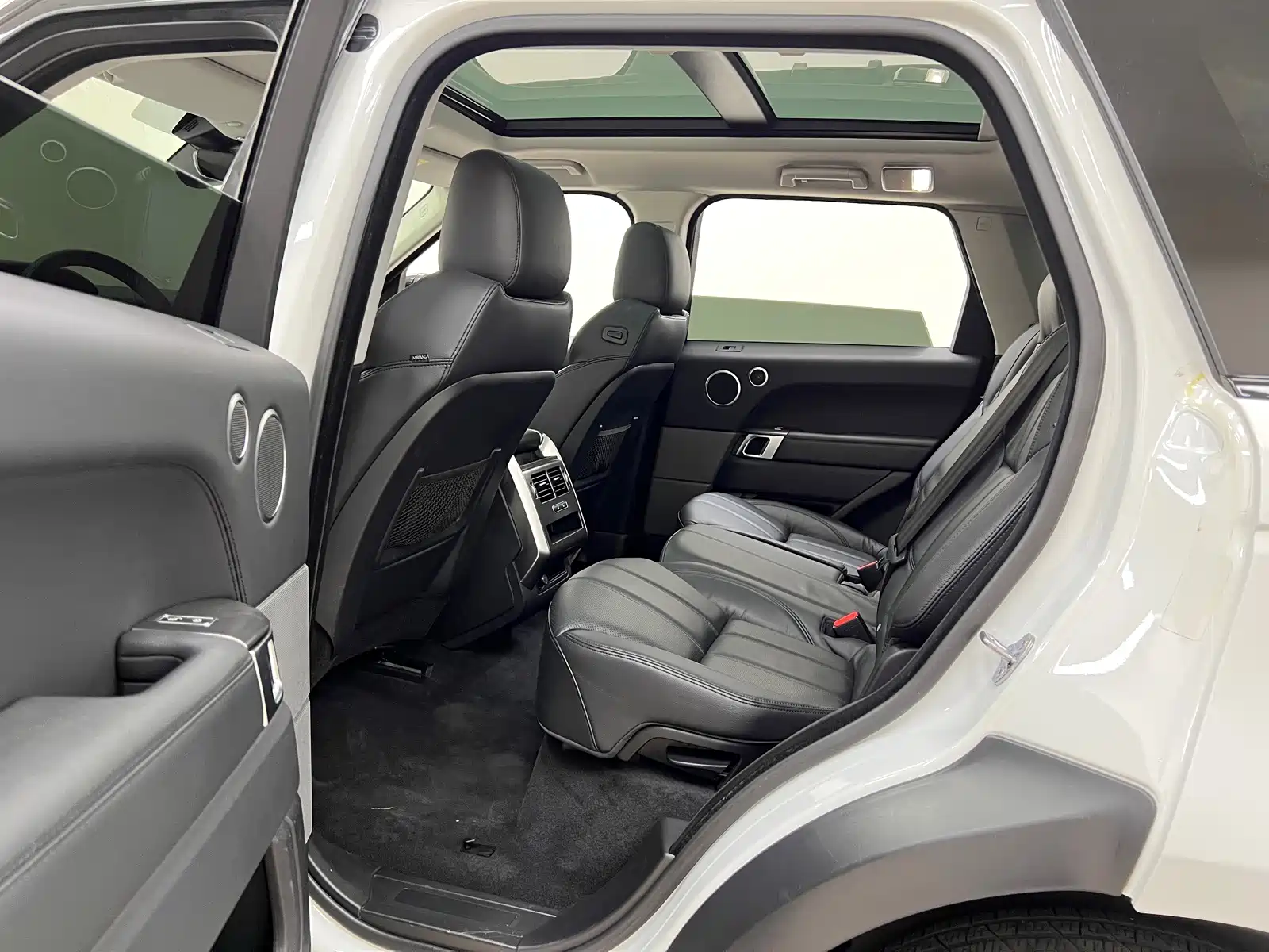 Фото 9 - Land Rover Range Rover Sport
