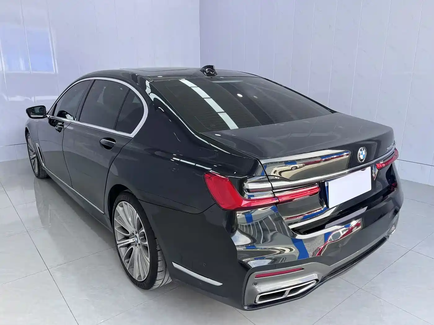 BMW 7 Series 2018 740Li Leading Type Excellence Package фото 3