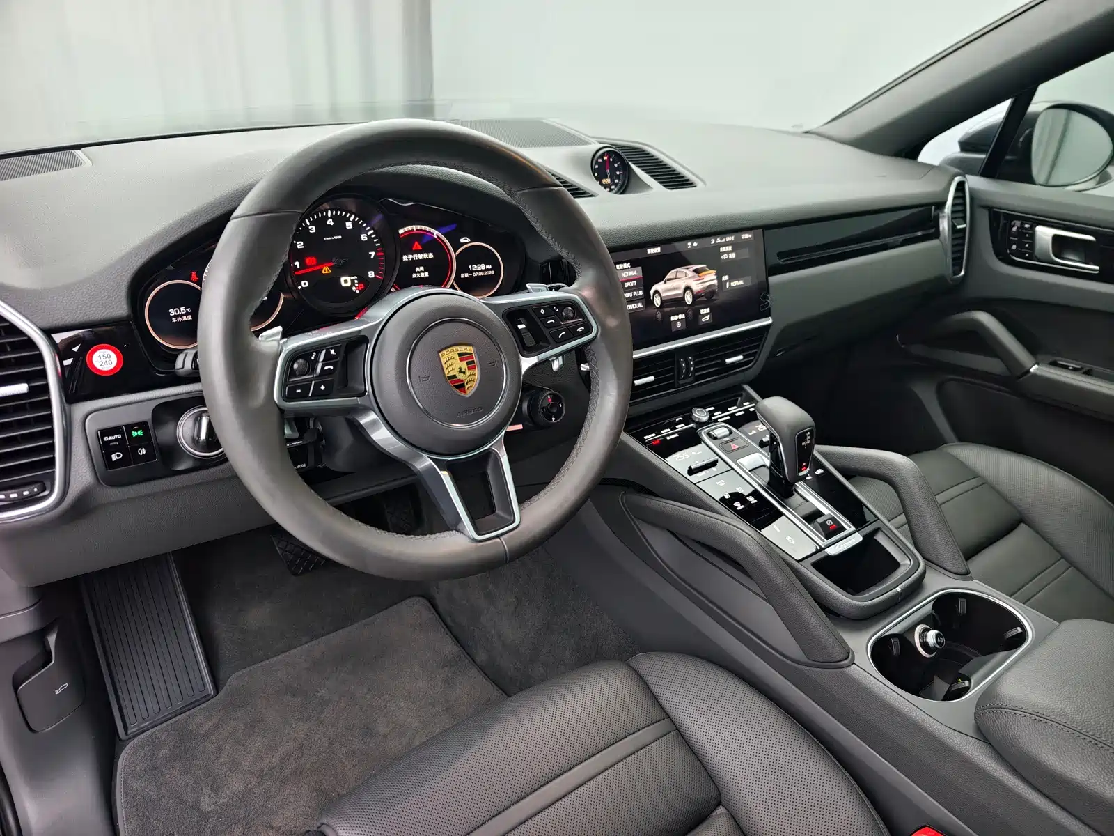 Фото 7 - Porsche Cayenne