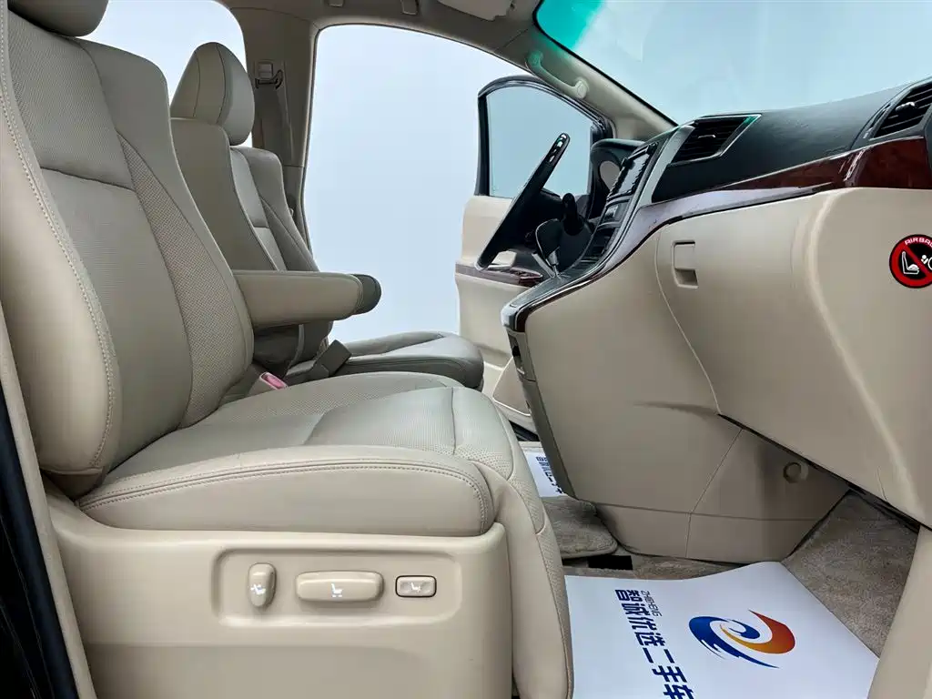 Toyota Alphard 2011 3.5L Luxury Edition фото 6
