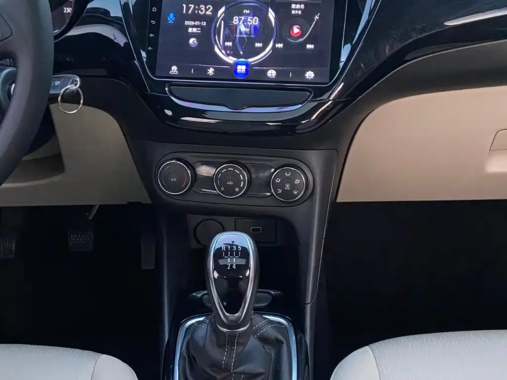 Buick Excelle 2018 15N Manual Elite фото 11