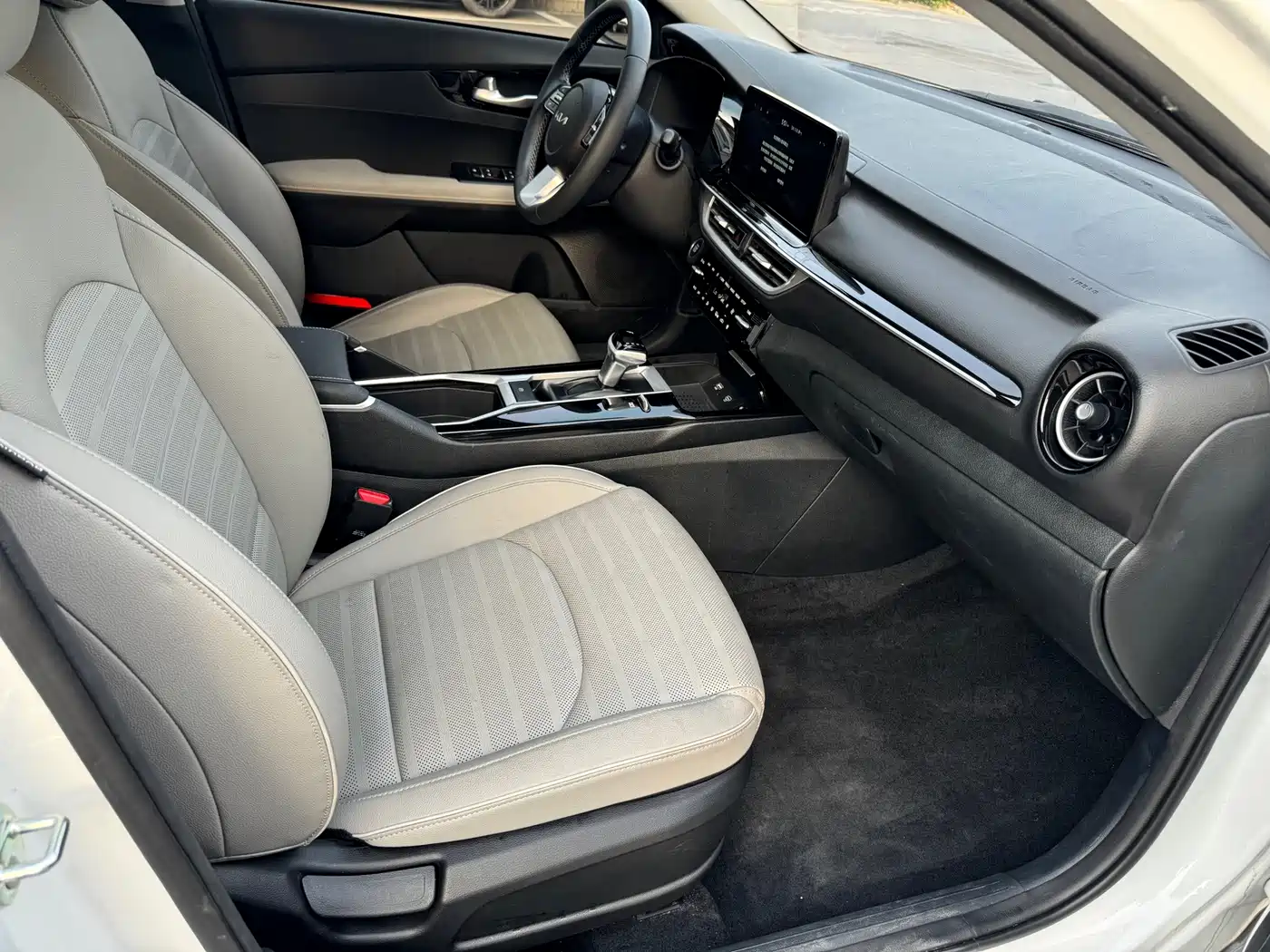 Kia K3 2024 2023 Model 1.5L CVT Luxury Edition