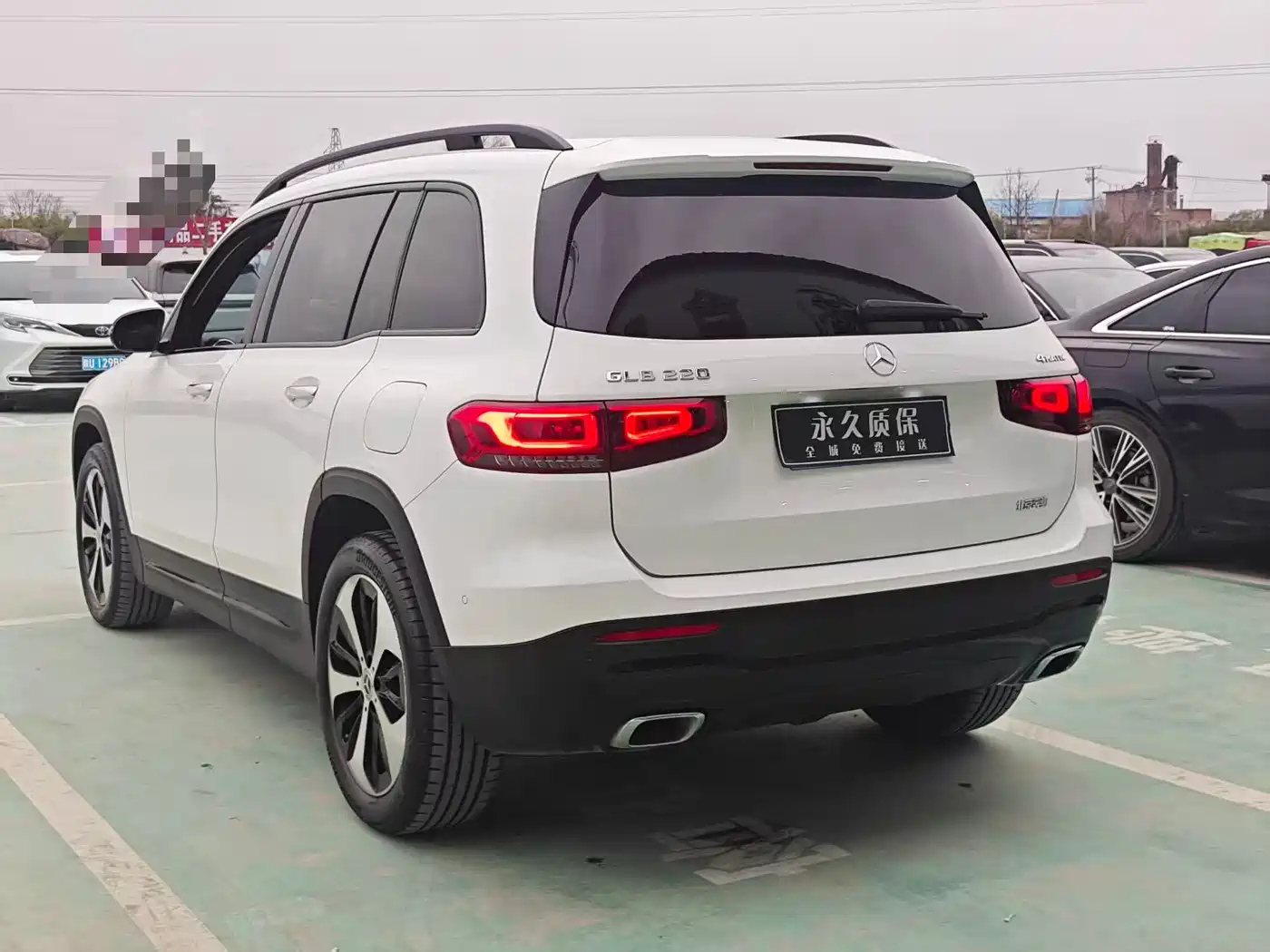 MERCEDES-BENZ GLB