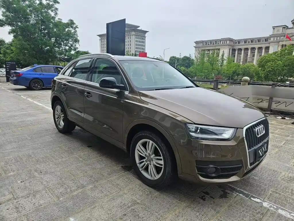 Фото 4 - Audi Q3
