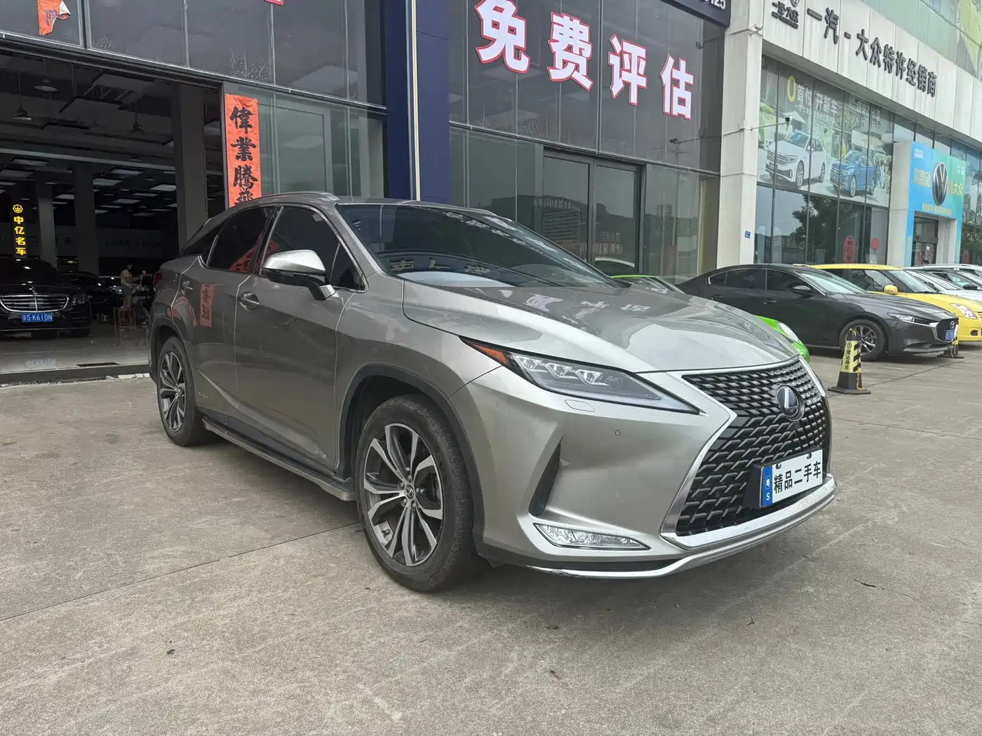 Фото 3 - Lexus RX