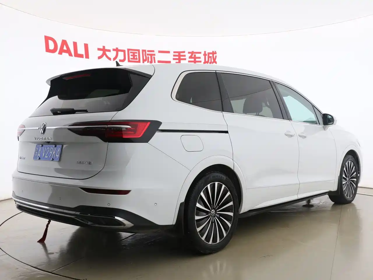 Volkswagen Viloran 2020 380TSI Premium фото 3