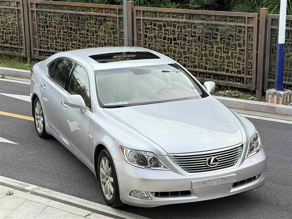 Lexus LS 2006 Model 460 фото 10