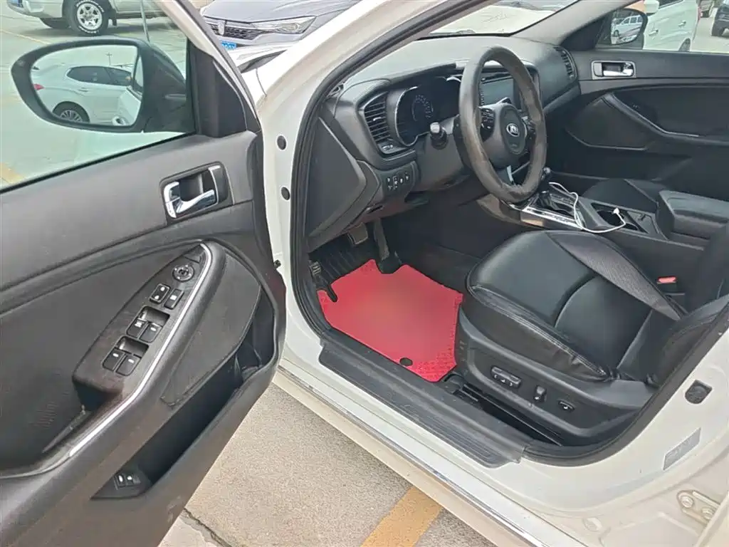 Kia K5 2014 2.0L Automatic LUXURY фото 16