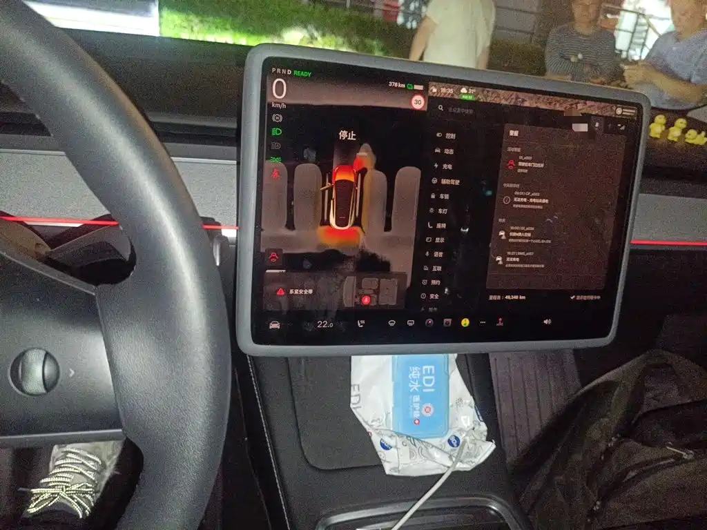 Фото 10 - Tesla Model Y