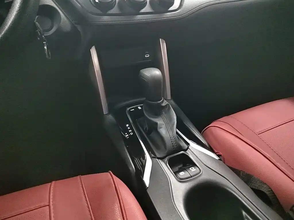 Toyota Corolla Cross 2023 2.0L Pioneer Edition фото 14