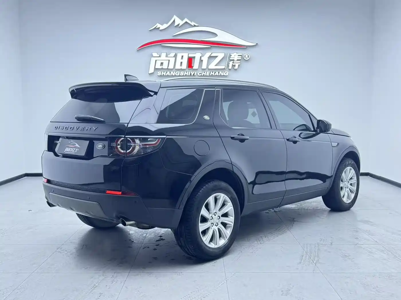 Land Rover Discovery Sport 2018 240PS SE Edition фото 3