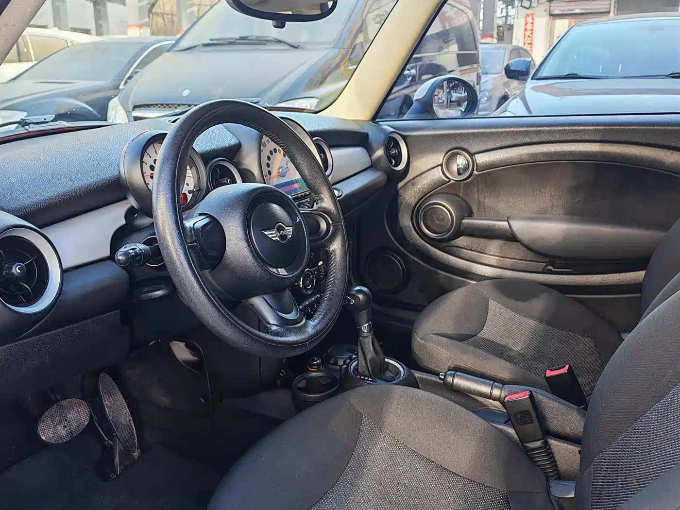 MINI MINI 2013 2011 1.6L ONE