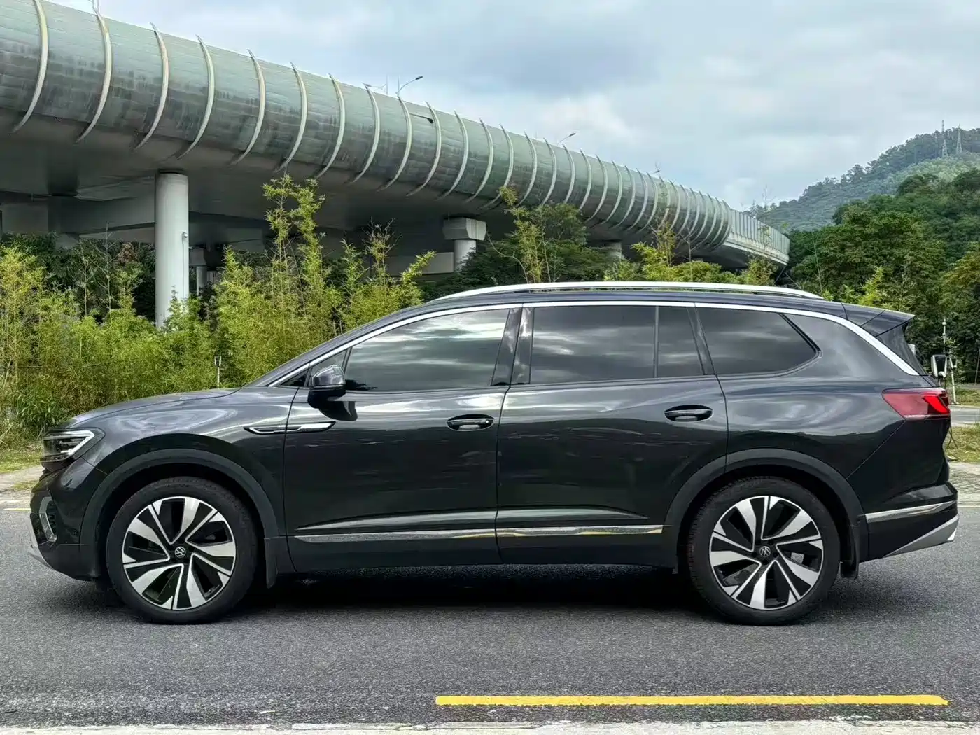 Volkswagen Talagon 2023 Facelift 380TSI 4WD Luxury Premium Pro Edition 6-Seater фото 4