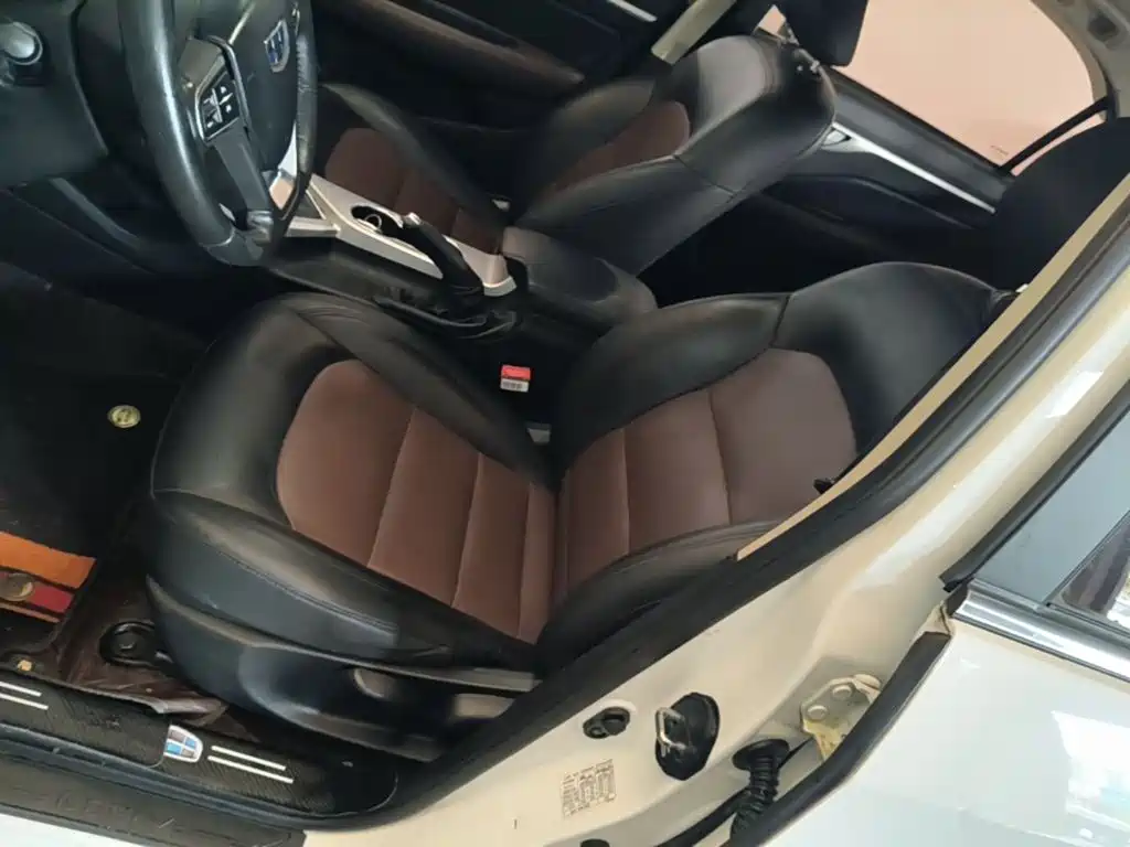 Фото 15 - Geely Vision