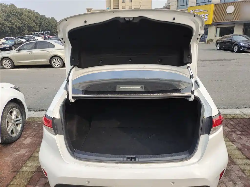 Toyota Levin 2022 TNGA 1.5L CVT Progressive Edition фото 19