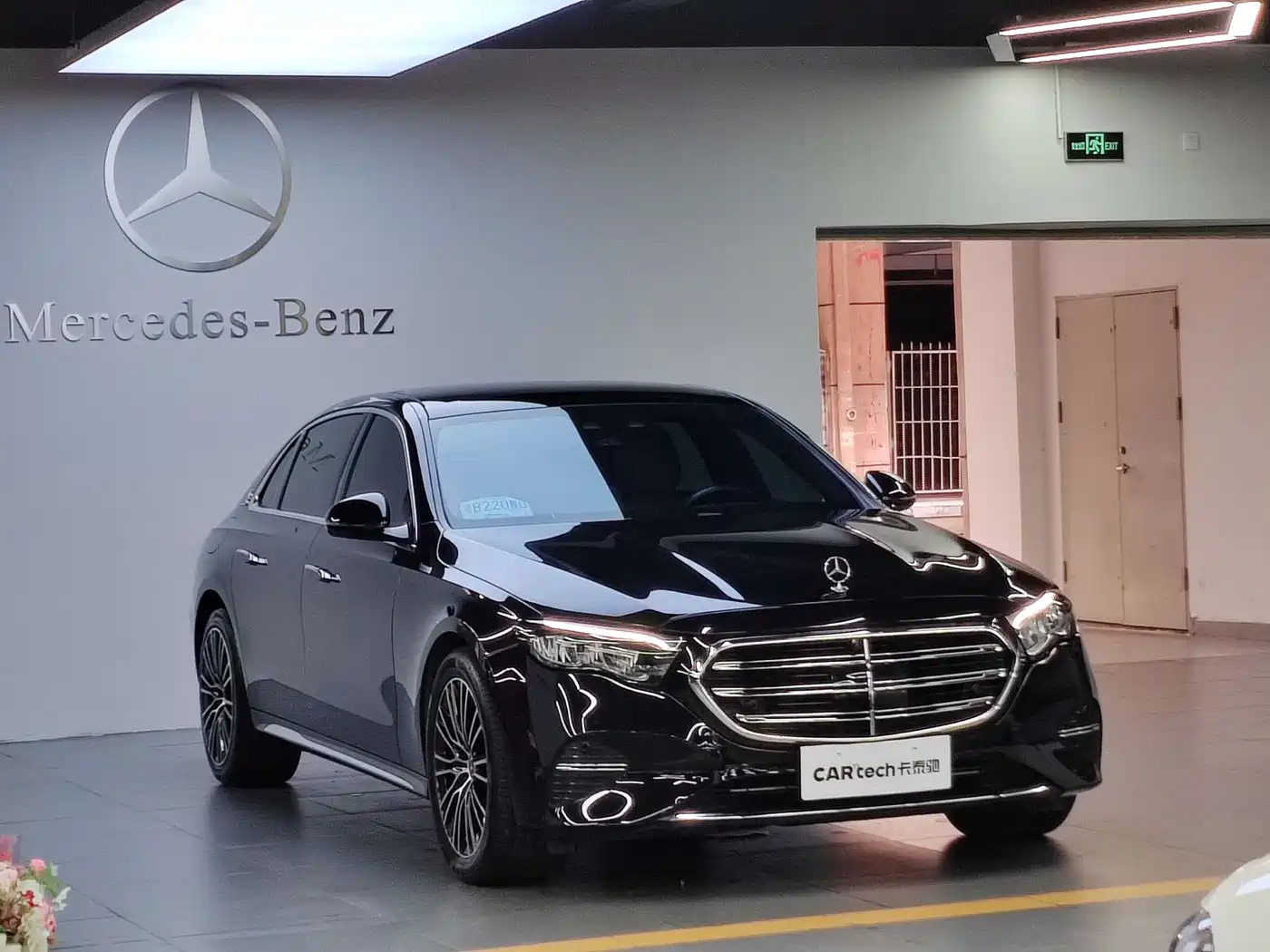 Mercedes-Benz E-Class, миниатюра 3