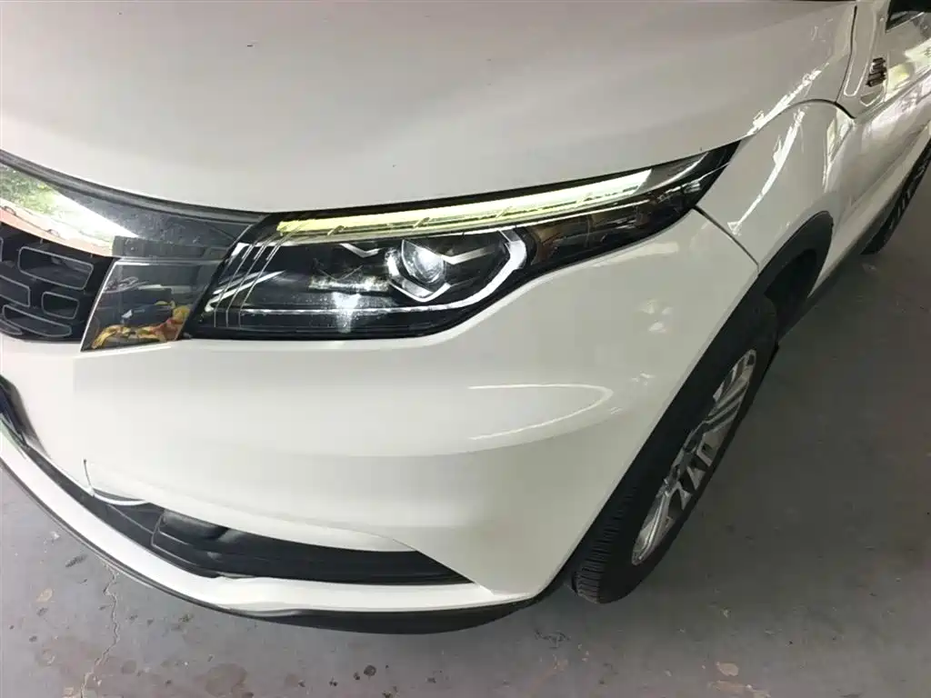 Qoros 5 2020 2019 1.6T Automatic Zhiyun Internet (AliOS) Premium Edition
