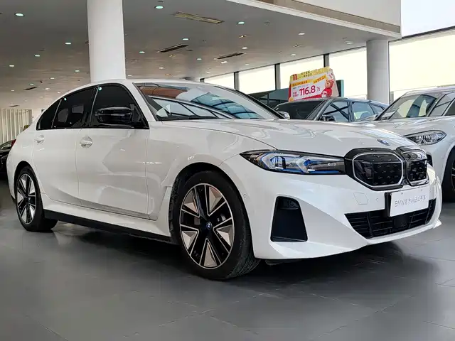 BMW i3 2024 eDrive 40 L Night Sport Package — фото 3