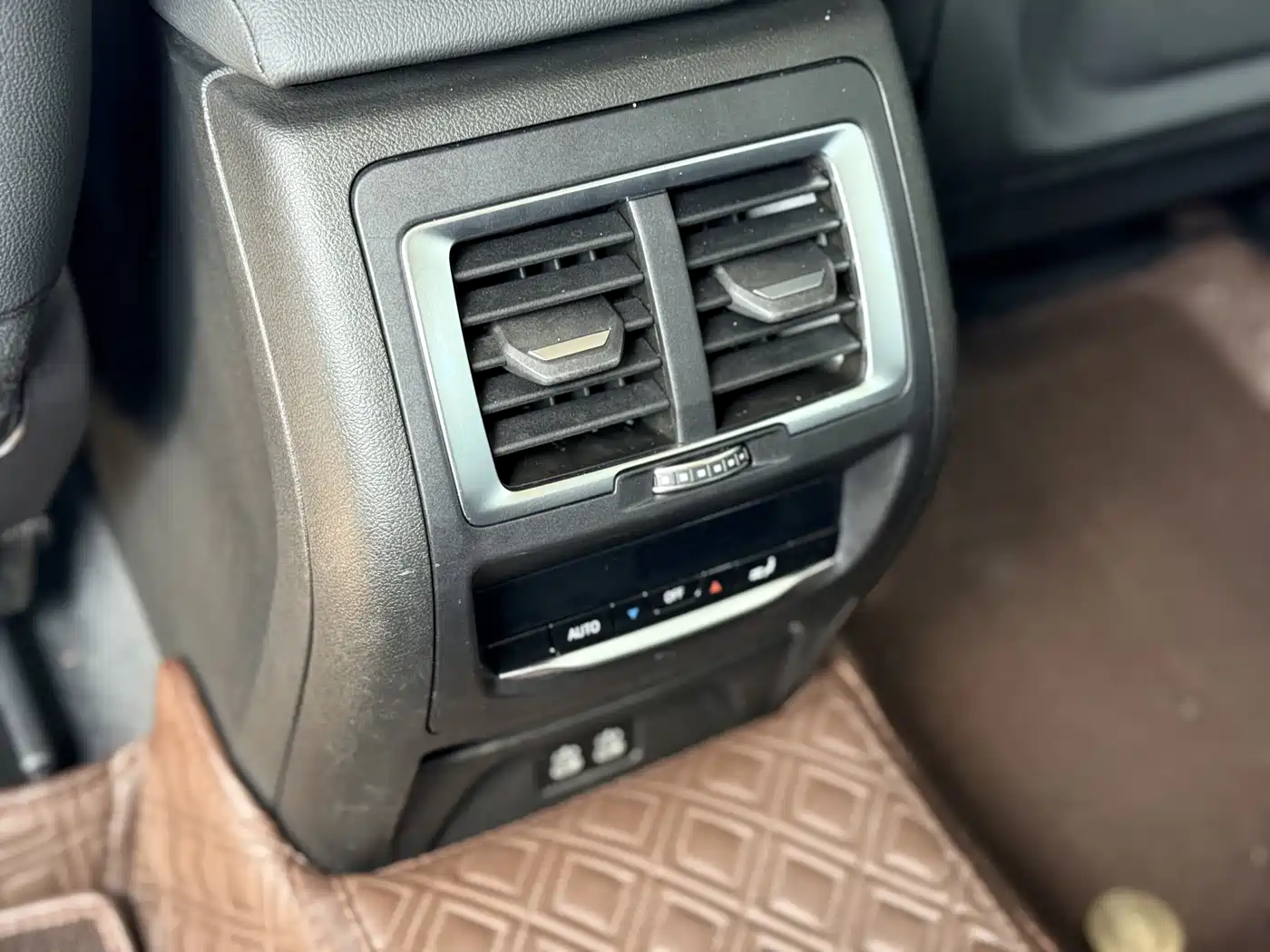 BMW iX3 2022 Leading Edition фото 23