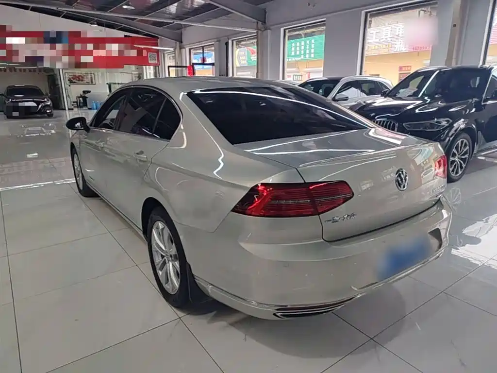Volkswagen Magotan 2017 330TSI DSG Luxury фото 5