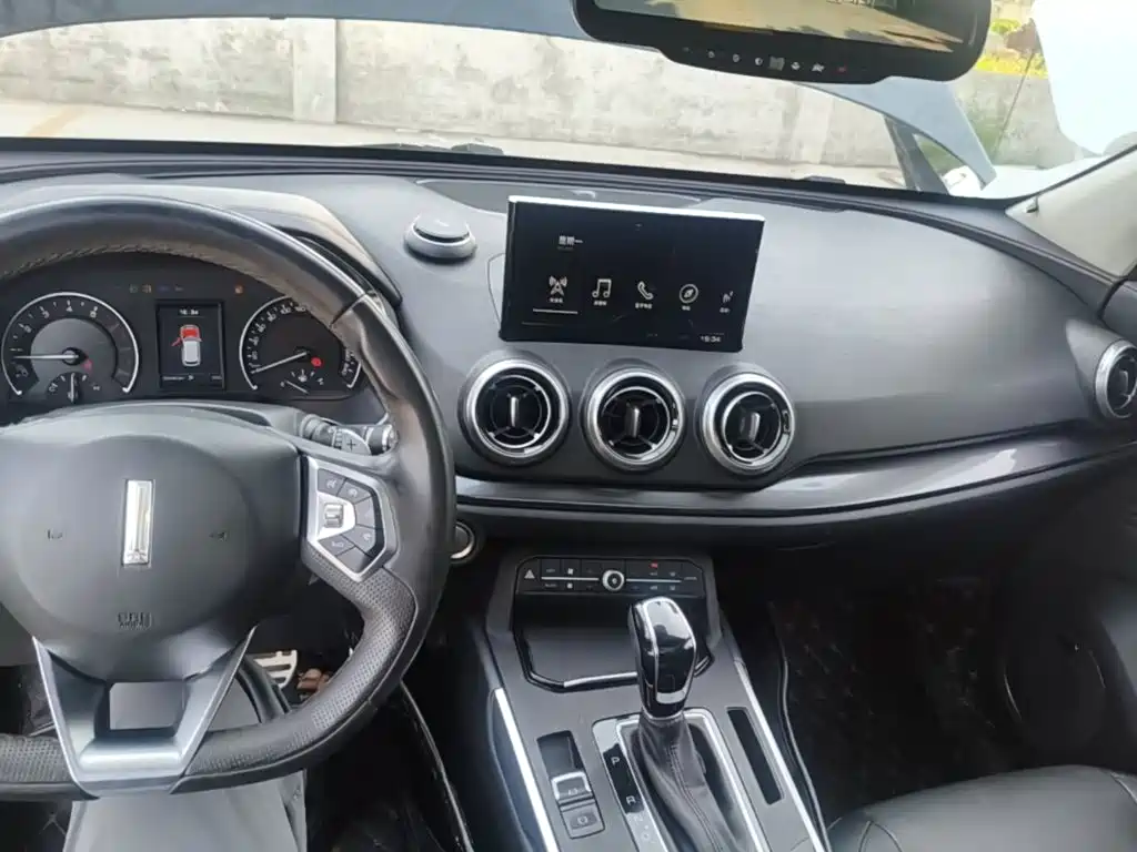 WEY VV5 2017 2017 2.0T Super Luxury Model