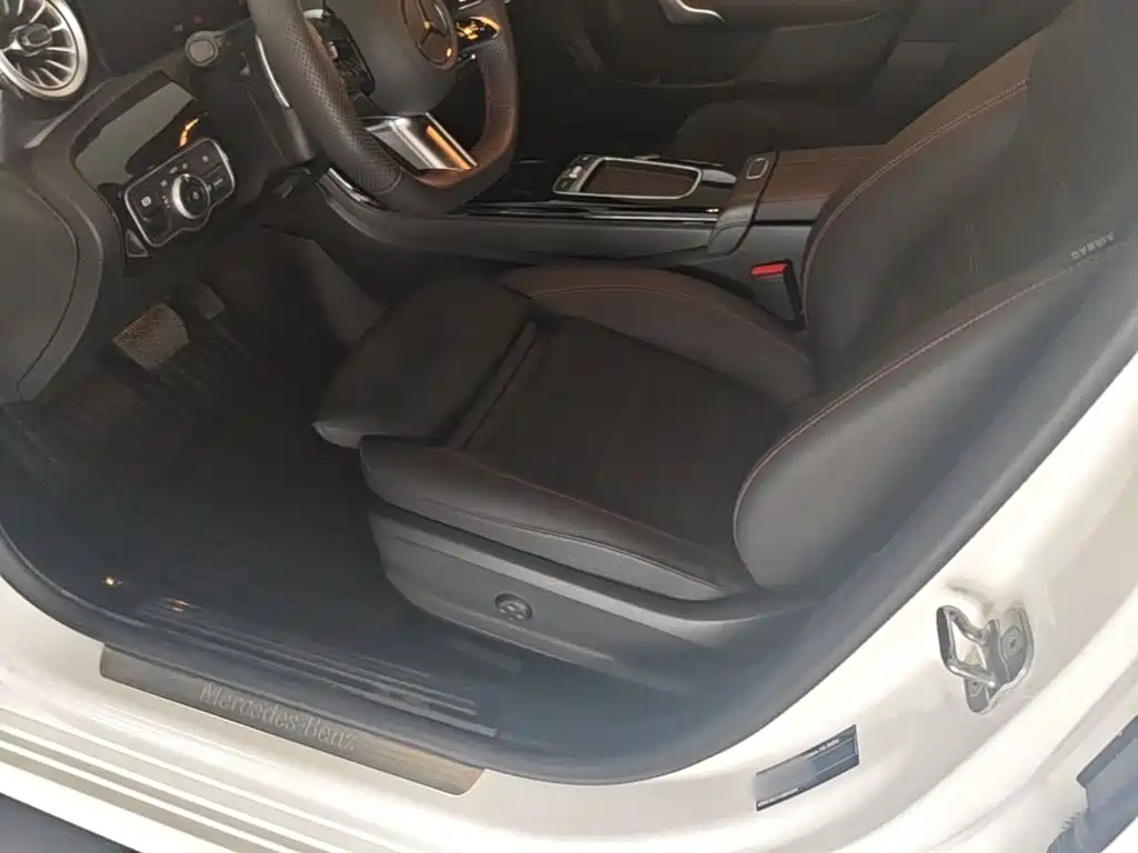 Фото 15 - Mercedes-Benz A-Class