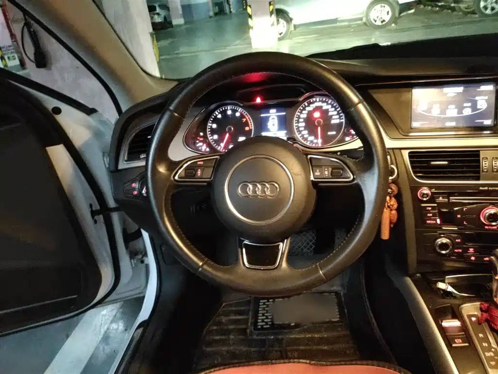 Audi A4L 2015 35 TFSI Auto Standard фото 3