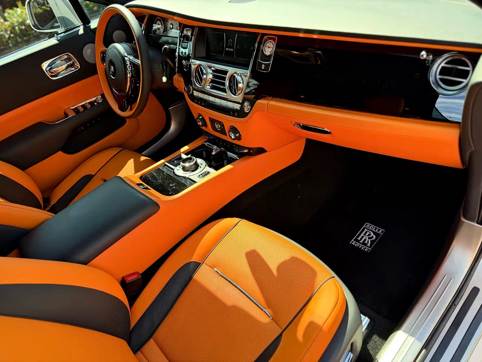 Фото 14 - Rolls-Royce Wraith