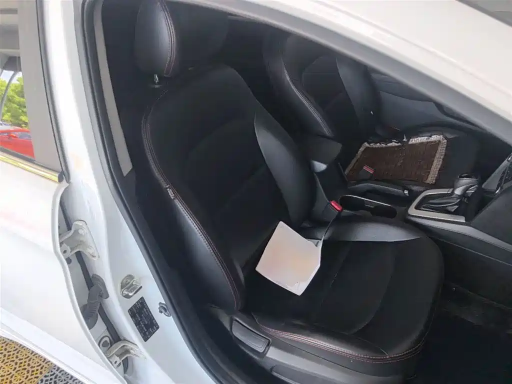 Hyundai Elantra 2016 Model 1.6L Automatic Smart Elite фото 25