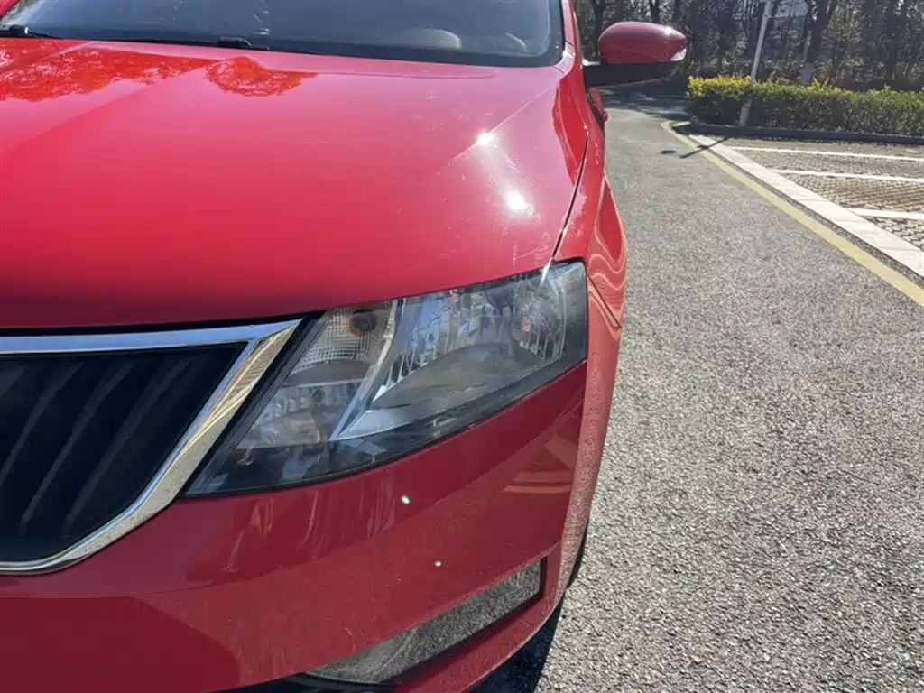 Škoda Skoda Rapid Spaceback 2019 Facelift 1.5L Automatic Comfort Version China VI фото 19