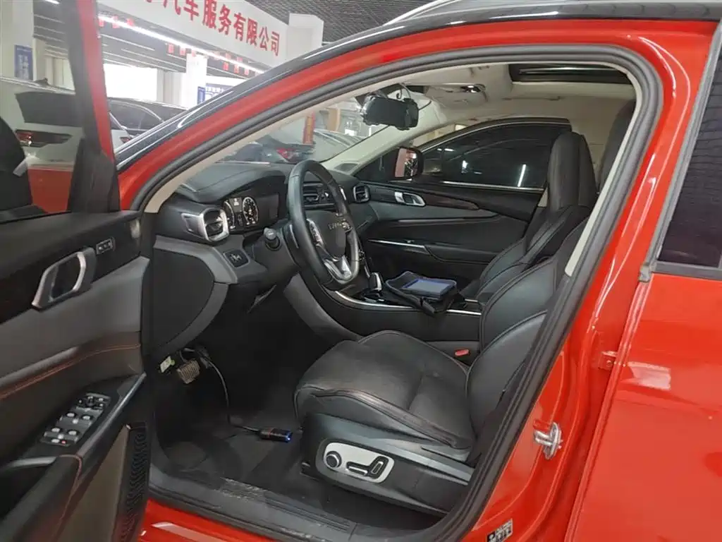 Lynk & Co 01 2019 2.0T AWD Pro Edition China V фото 15