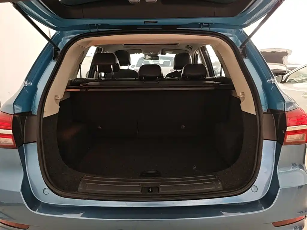 Фото 19 - Roewe RX5