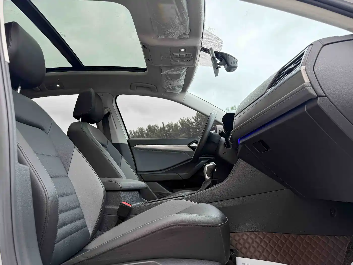 Volkswagen Sagitar 2022 280TSI DSG Surpassing Edition фото 13