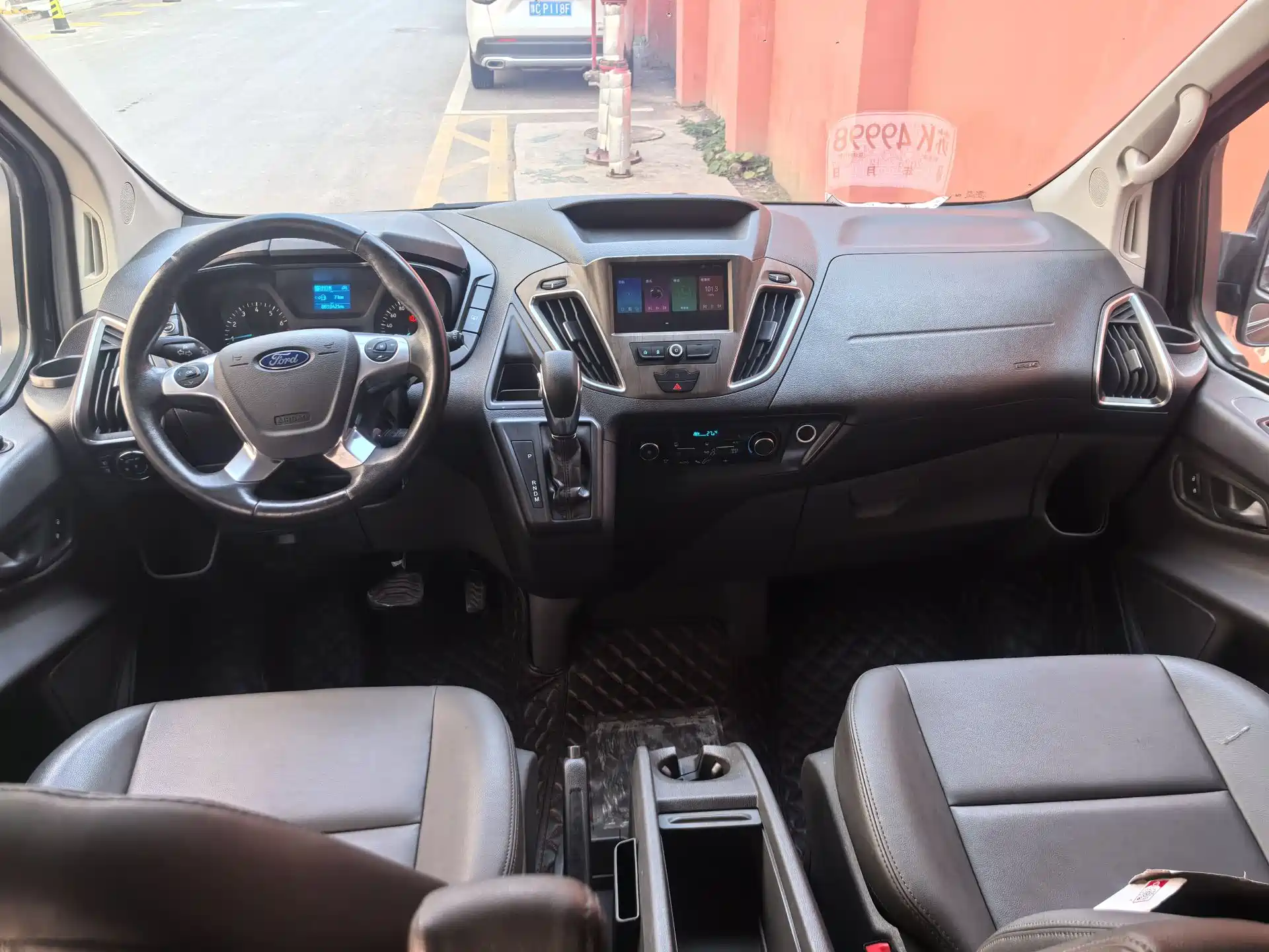 Photo 9 - Ford Tourneo