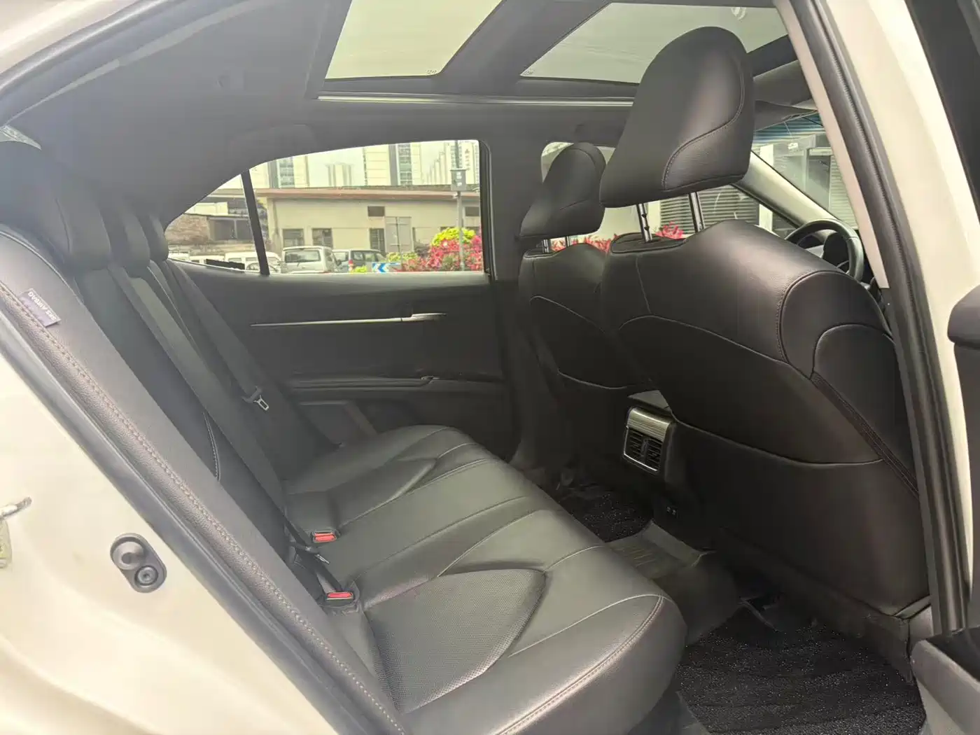 Toyota Camry 2019 Hybrid 2.5HG Luxury Edition China V фото 14