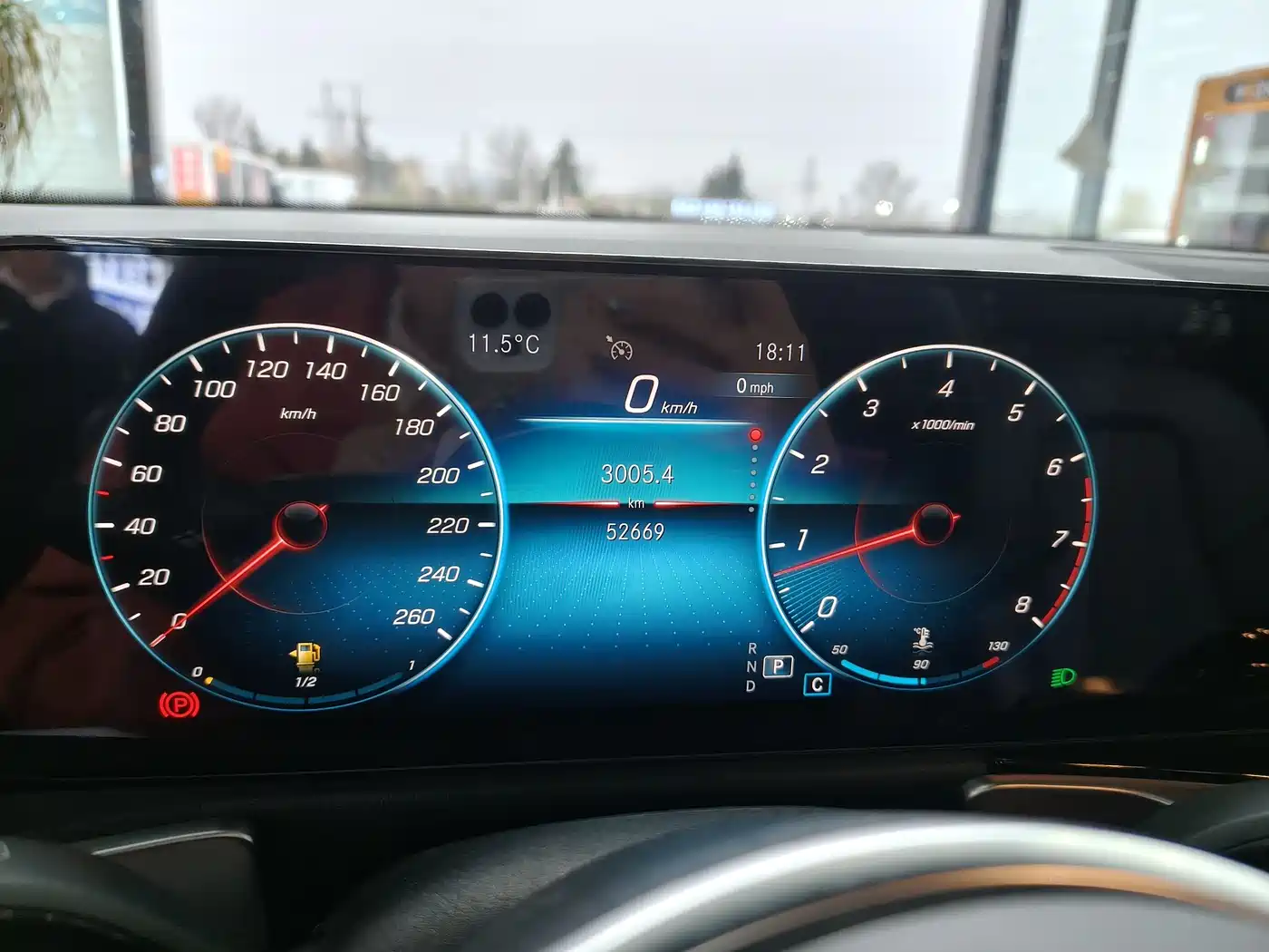 MERCEDES-BENZ GLB
