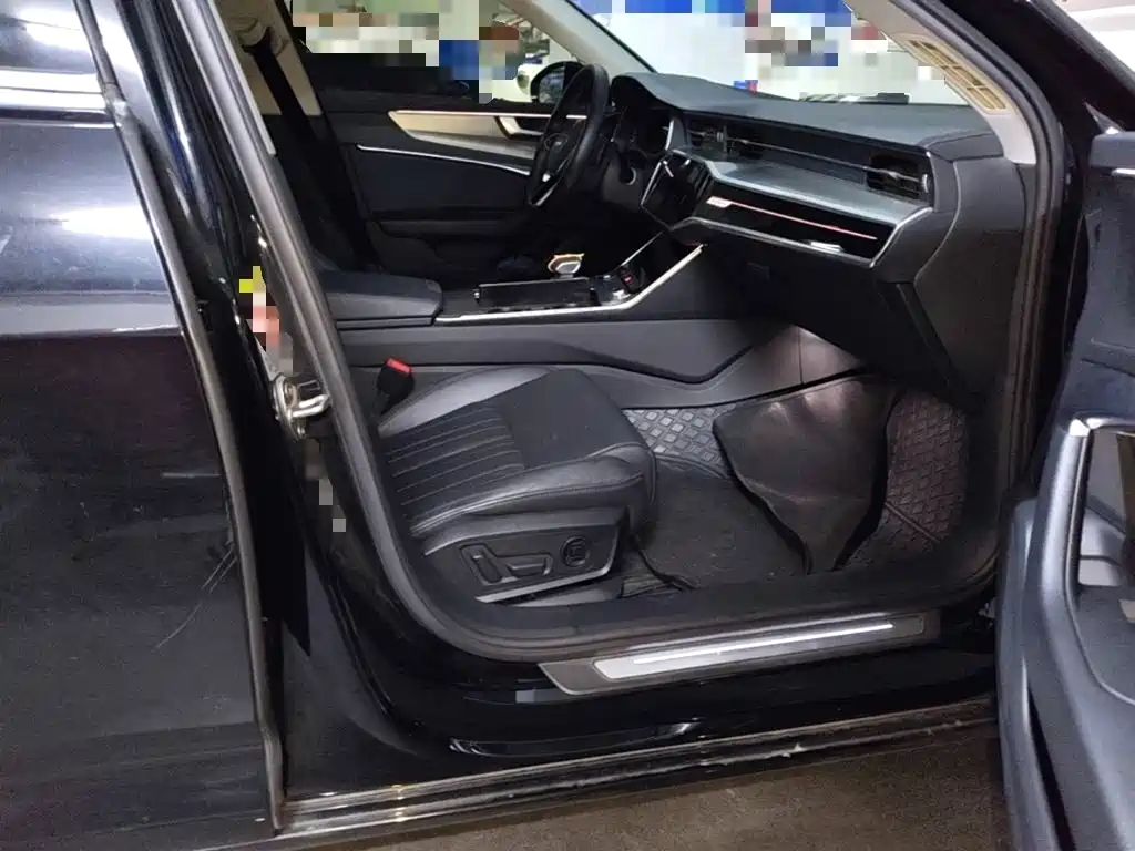 Фото 9 - Audi A6L
