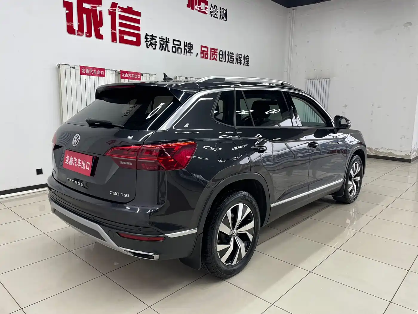 Volkswagen Tayron 2022 280TSI 2WD Luxury Smart Connect Edition фото 6