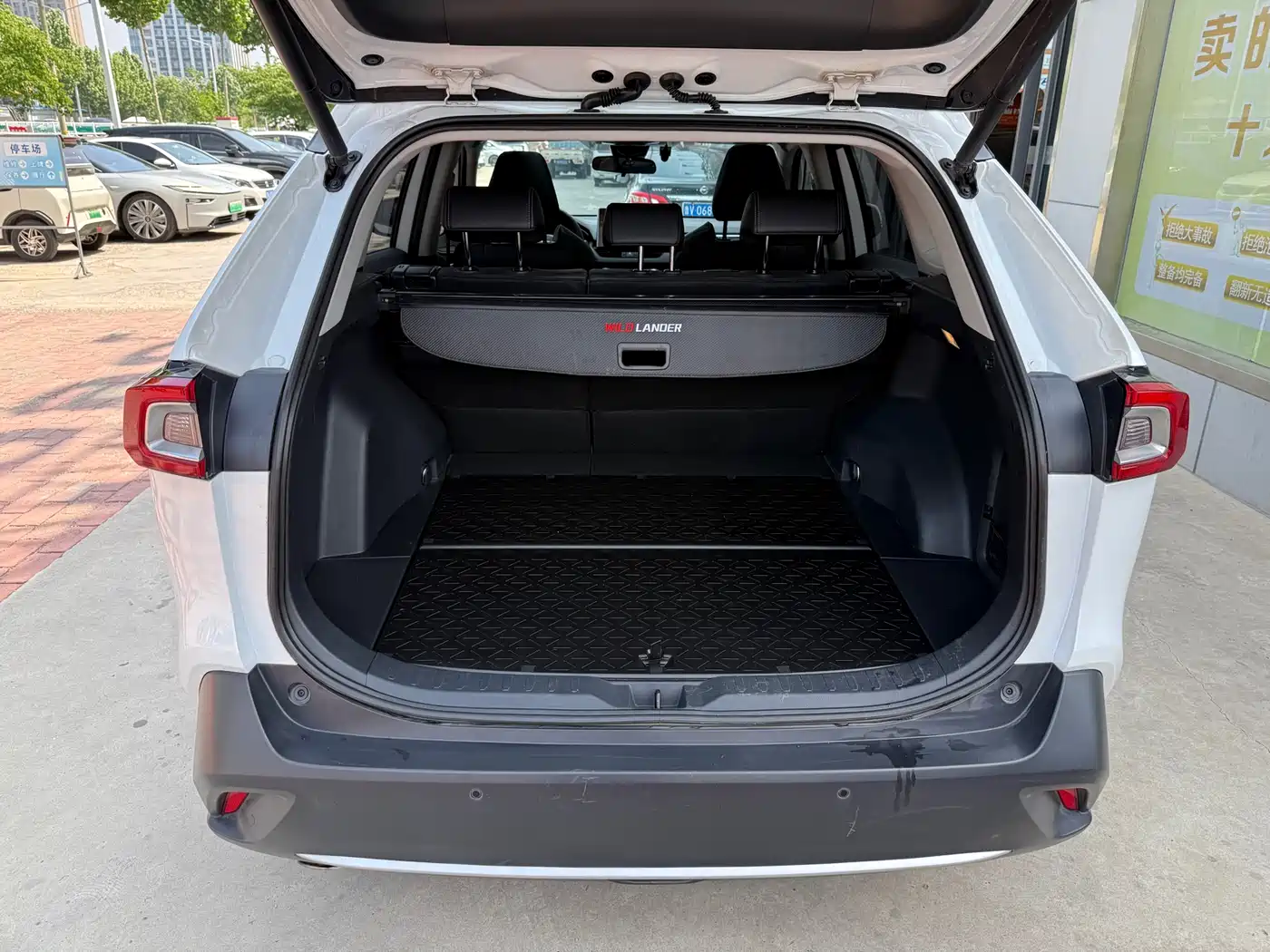 Toyota Wildlander 2022 2.0L CVT AWD Luxury Edition фото 8