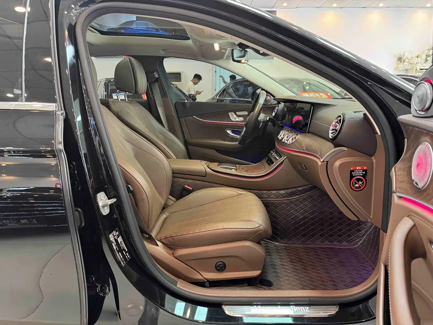 Mercedes-Benz E-Class 2023 E 300 L Fashion фото 14
