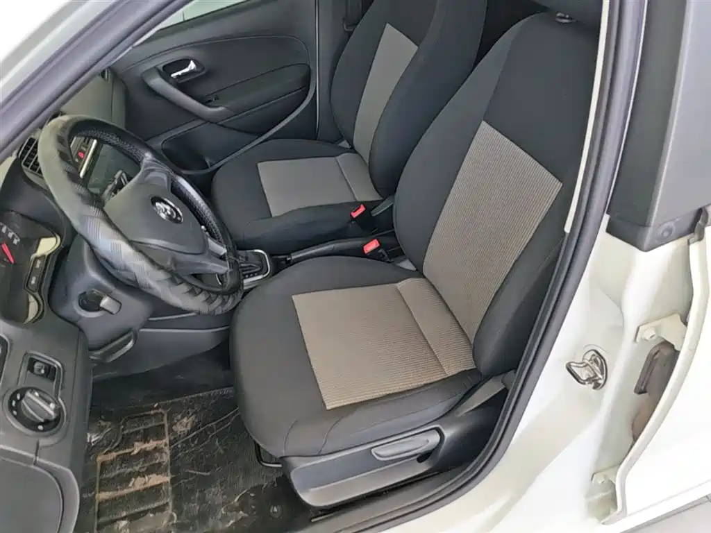 Volkswagen Polo 2018 1.5L Auto Safe Drive фото 15