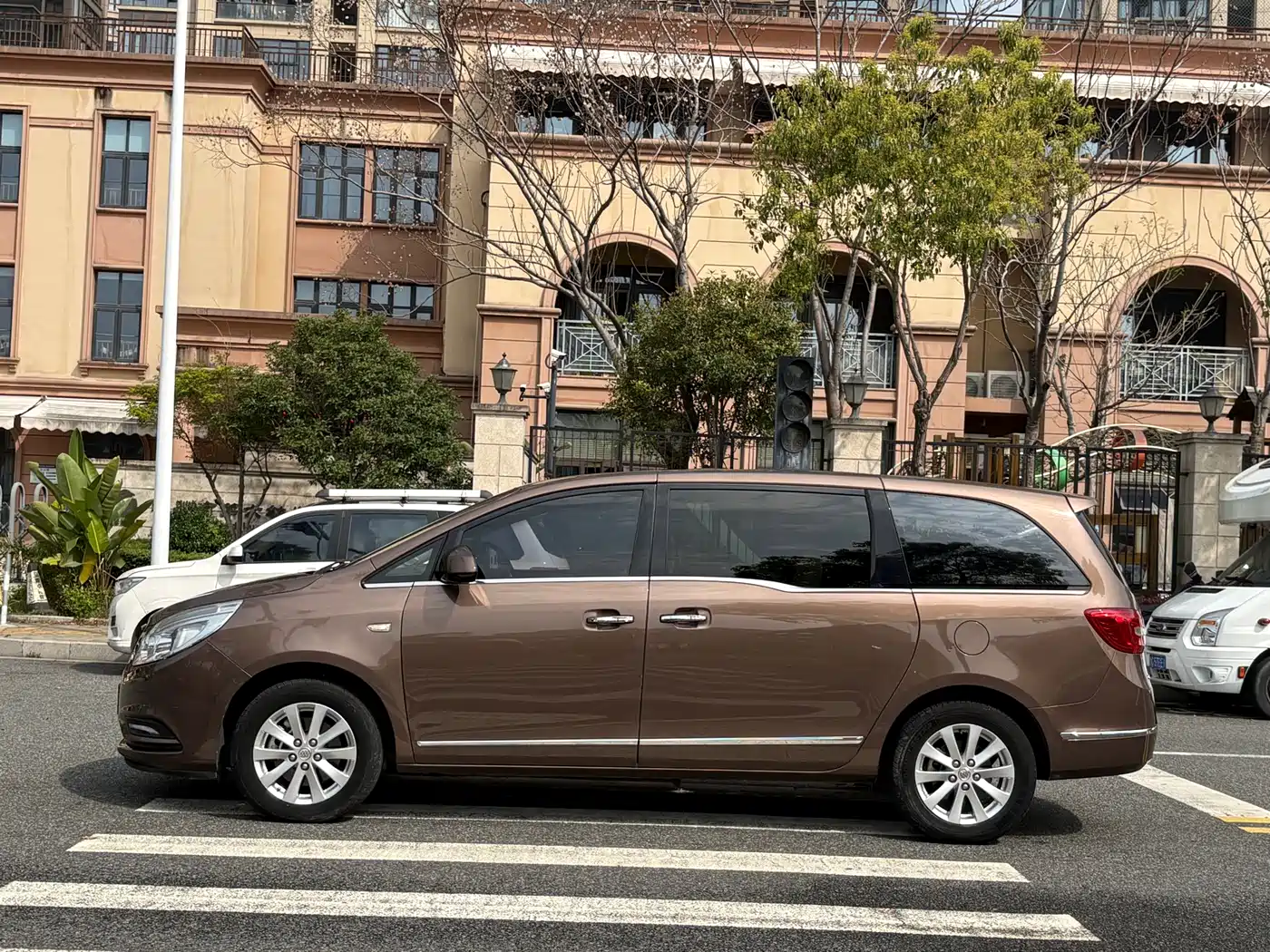 Buick GL8 2018 28T Luxury Model China VI фото 18